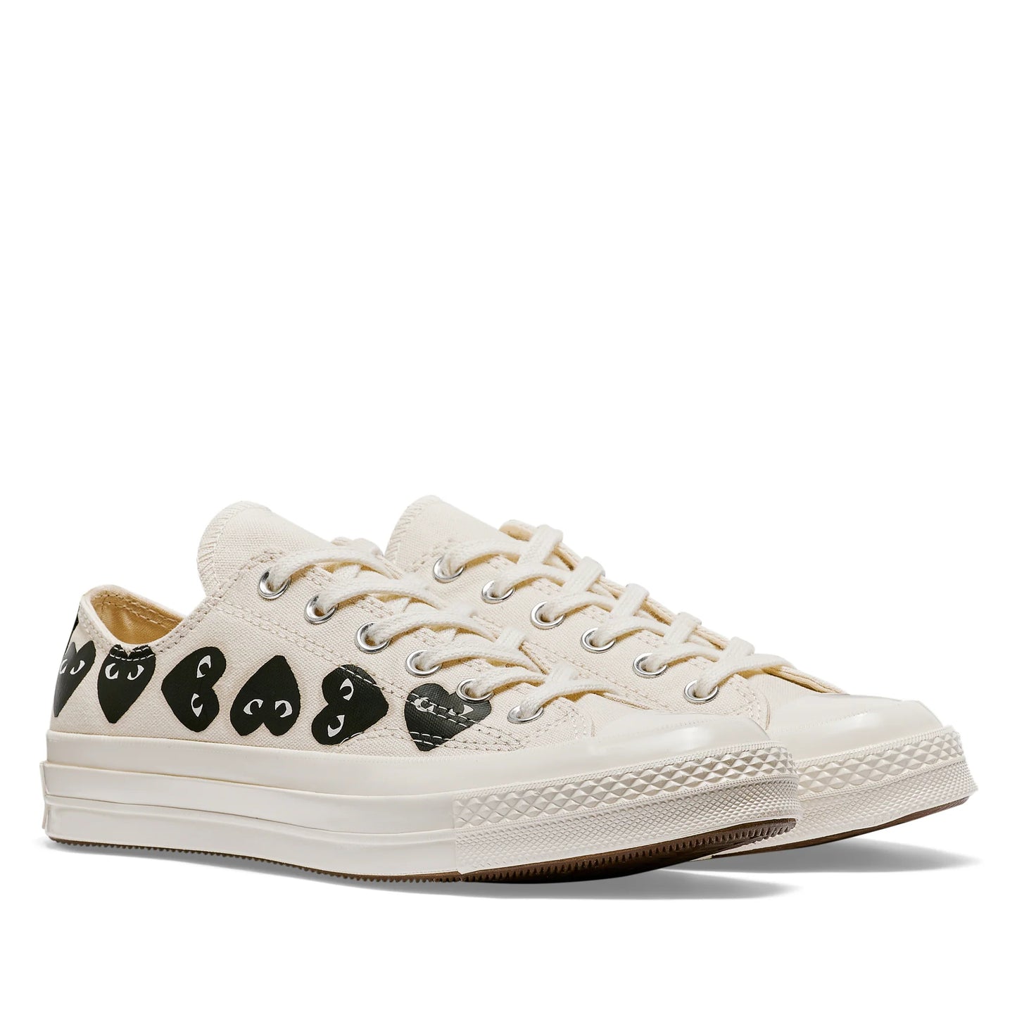 CDG PLAY X CONVERSE OFF WHITE LOW TOP SNEAKERS, MULTI HEART