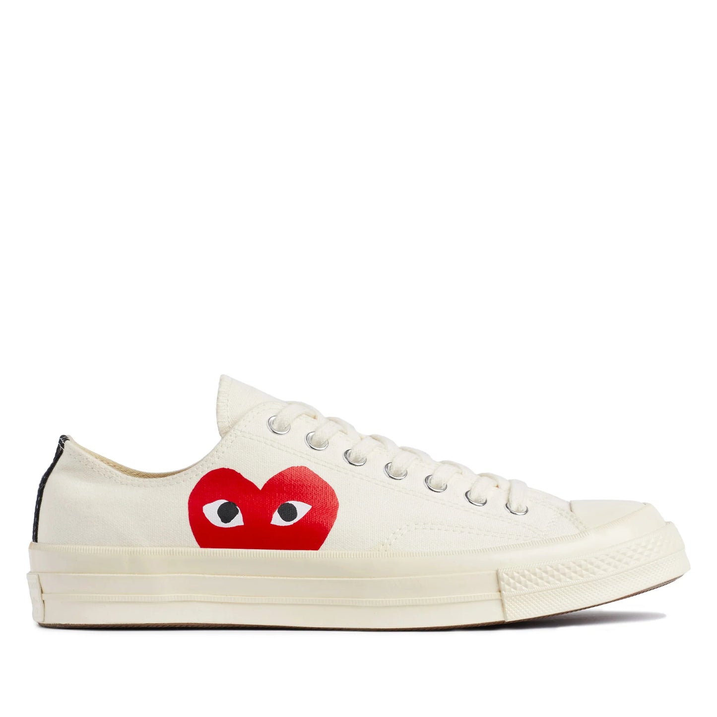 CDG PLAY X CONVERSE OFF WHITE LOW TOP SNEAKERS, HALF HEART