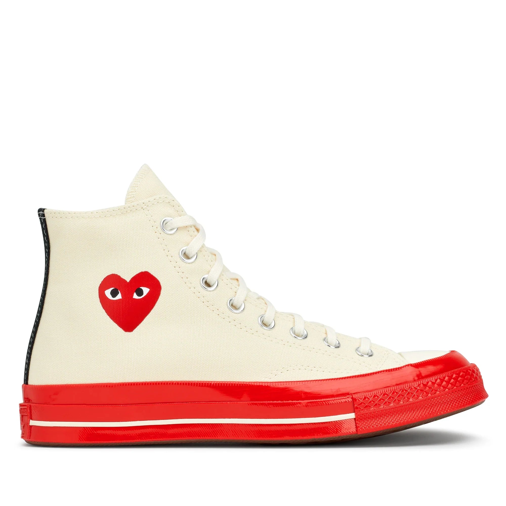 Converse with hot sale hearts on