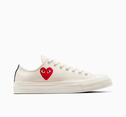 CDG PLAY X CONVERSE OFF WHITE LOW TOP SNEAKERS, FULL HEART