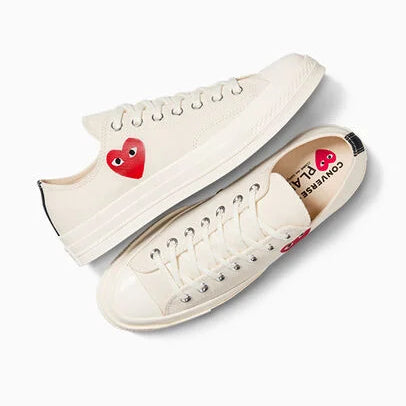 CDG PLAY X CONVERSE OFF WHITE LOW TOP SNEAKERS, FULL HEART